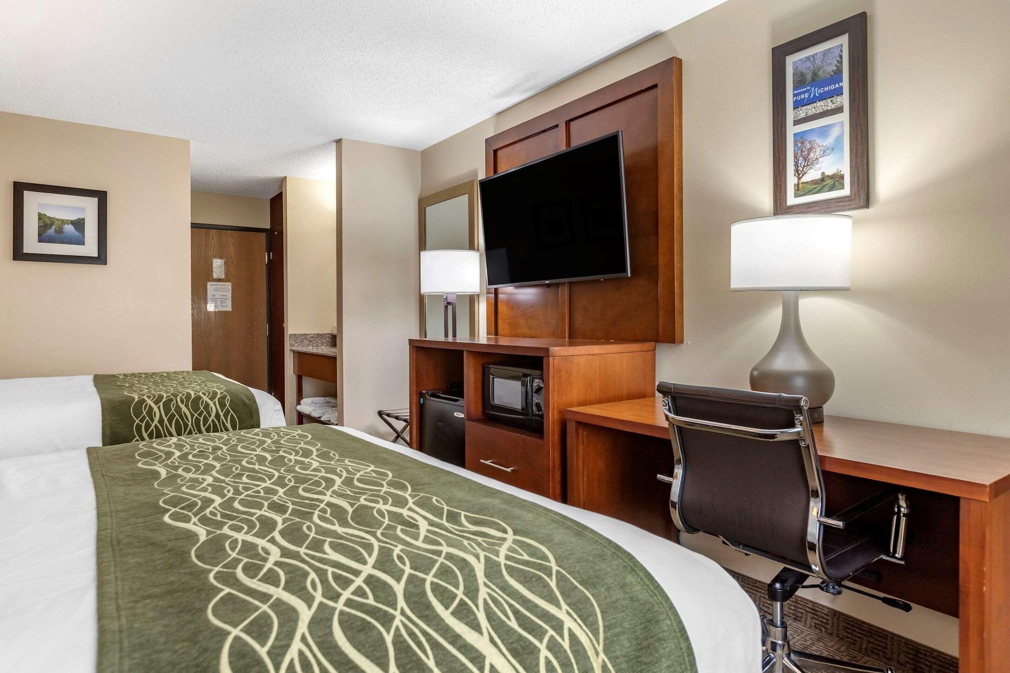 Comfort Inn & Suites Dimondale - Lansing Bagian luar foto