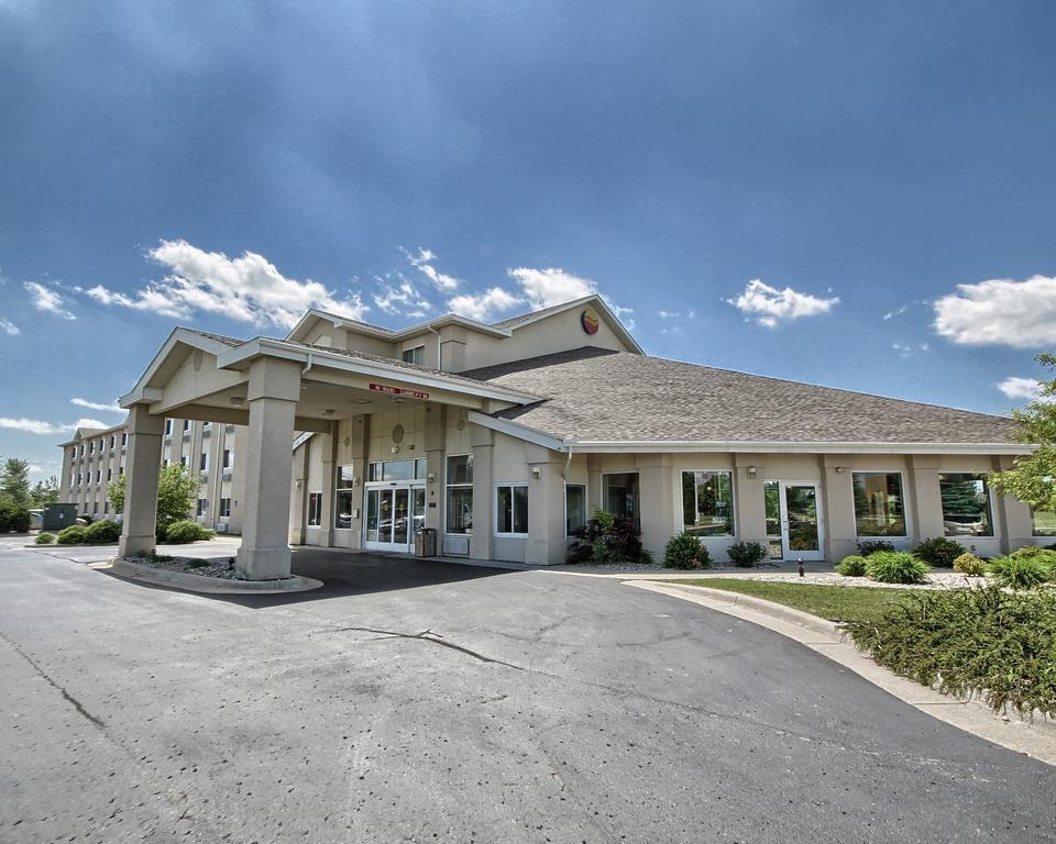 Comfort Inn & Suites Dimondale - Lansing Bagian luar foto
