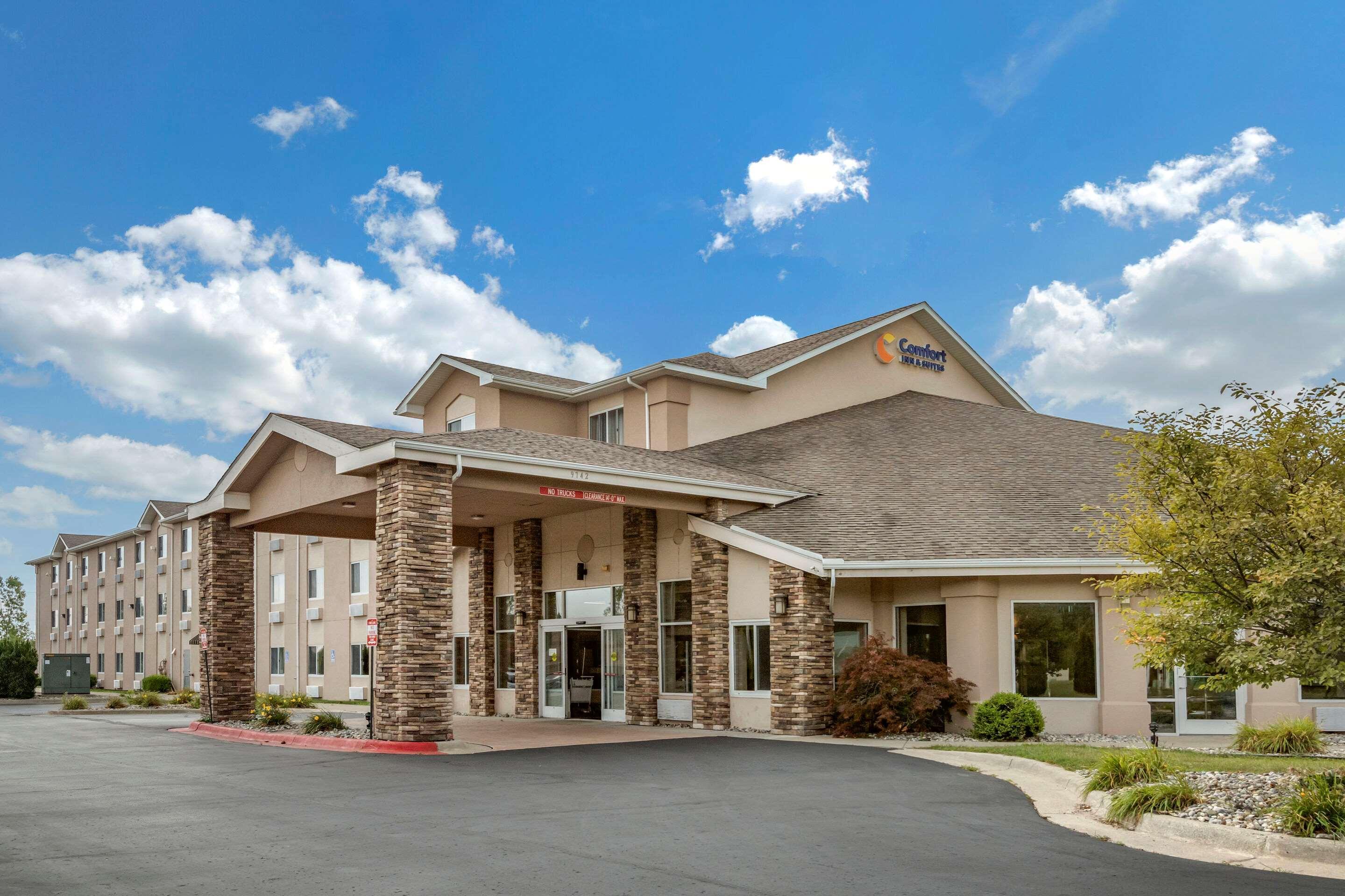 Comfort Inn & Suites Dimondale - Lansing Bagian luar foto