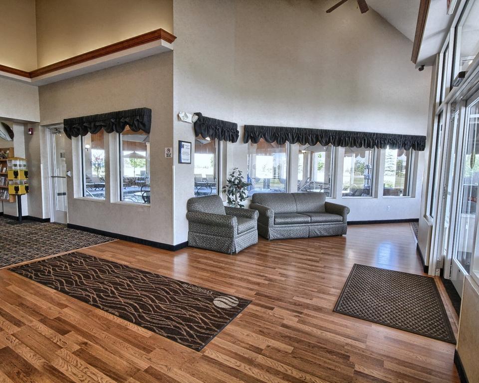 Comfort Inn & Suites Dimondale - Lansing Bagian luar foto
