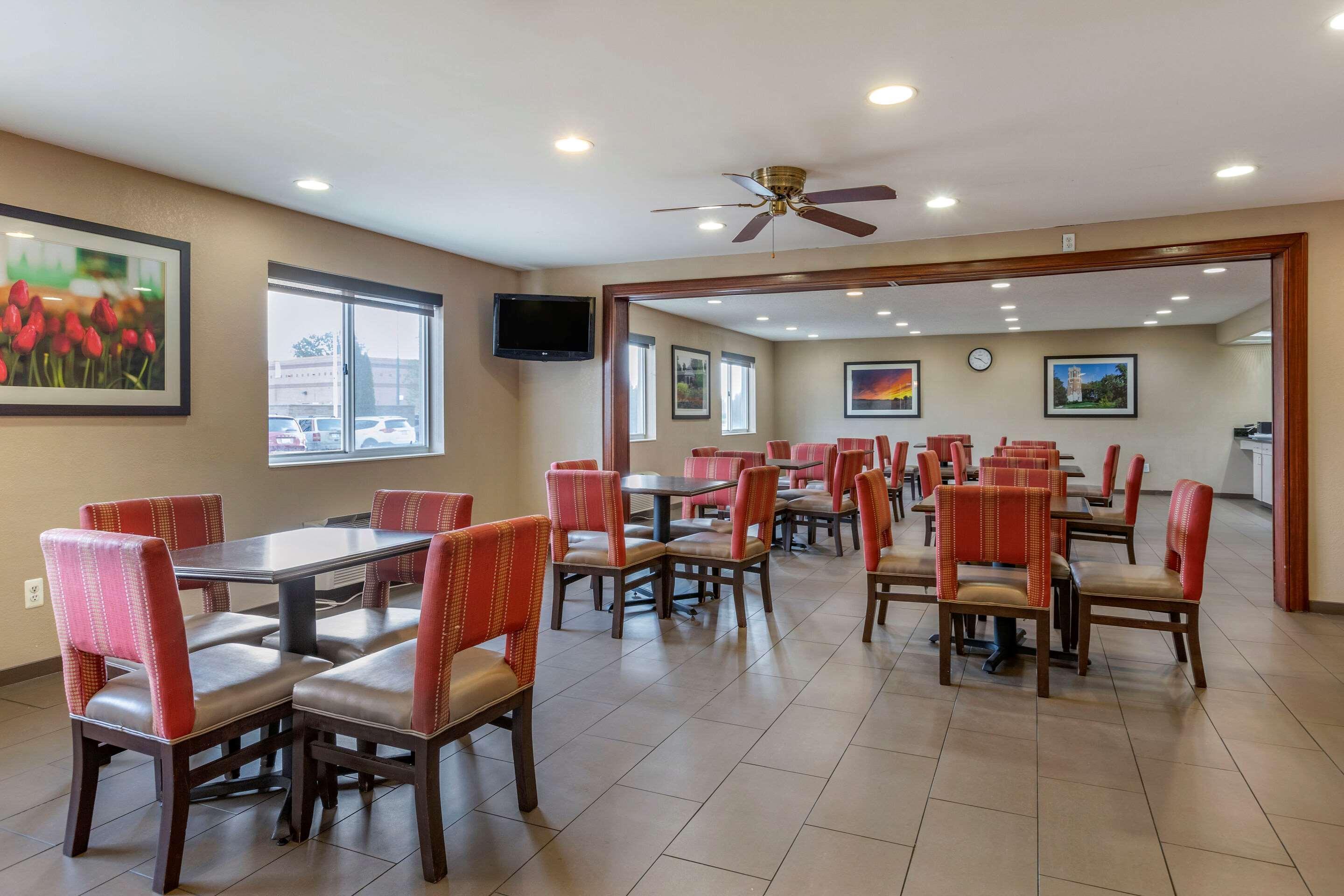 Comfort Inn & Suites Dimondale - Lansing Bagian luar foto