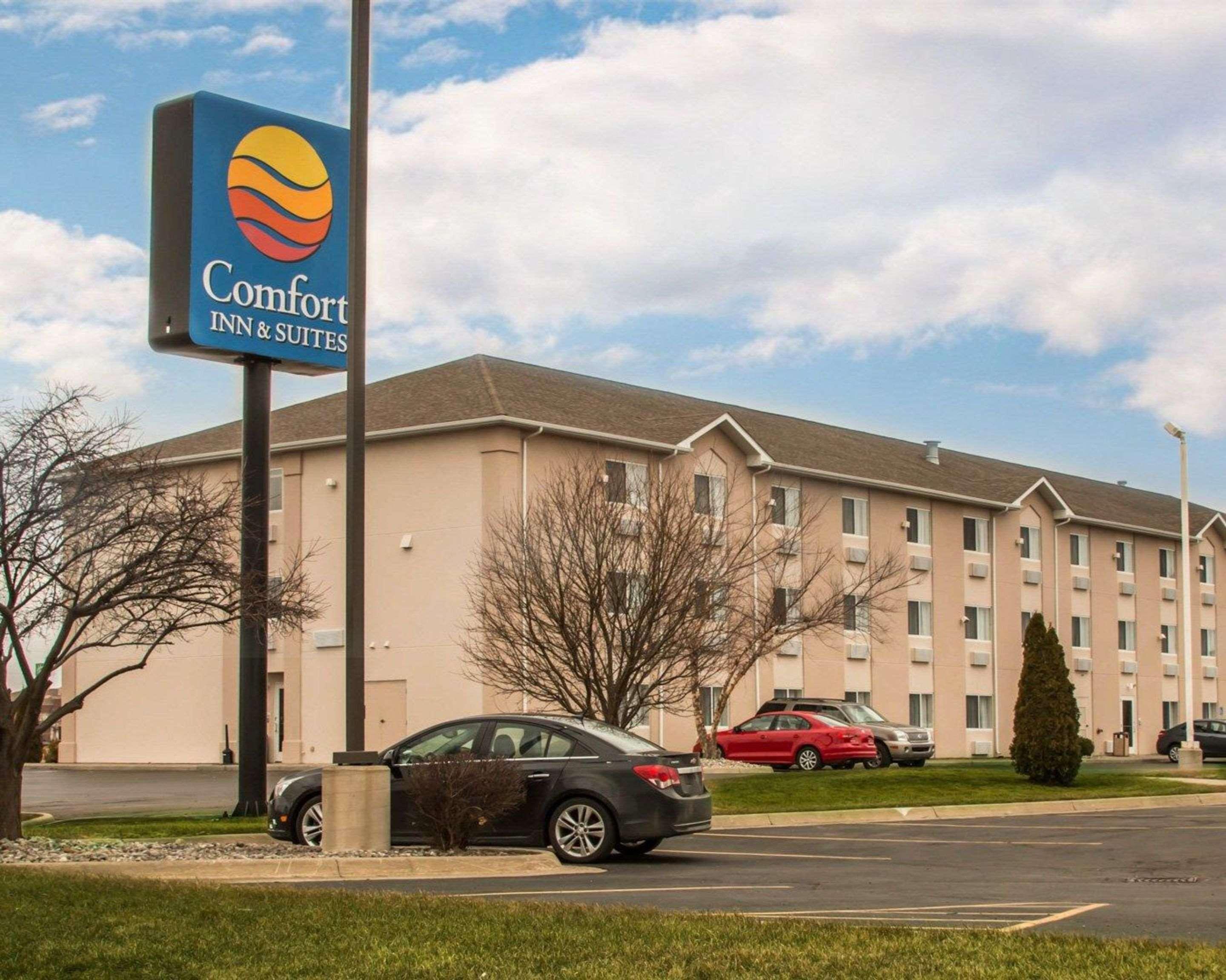 Comfort Inn & Suites Dimondale - Lansing Bagian luar foto