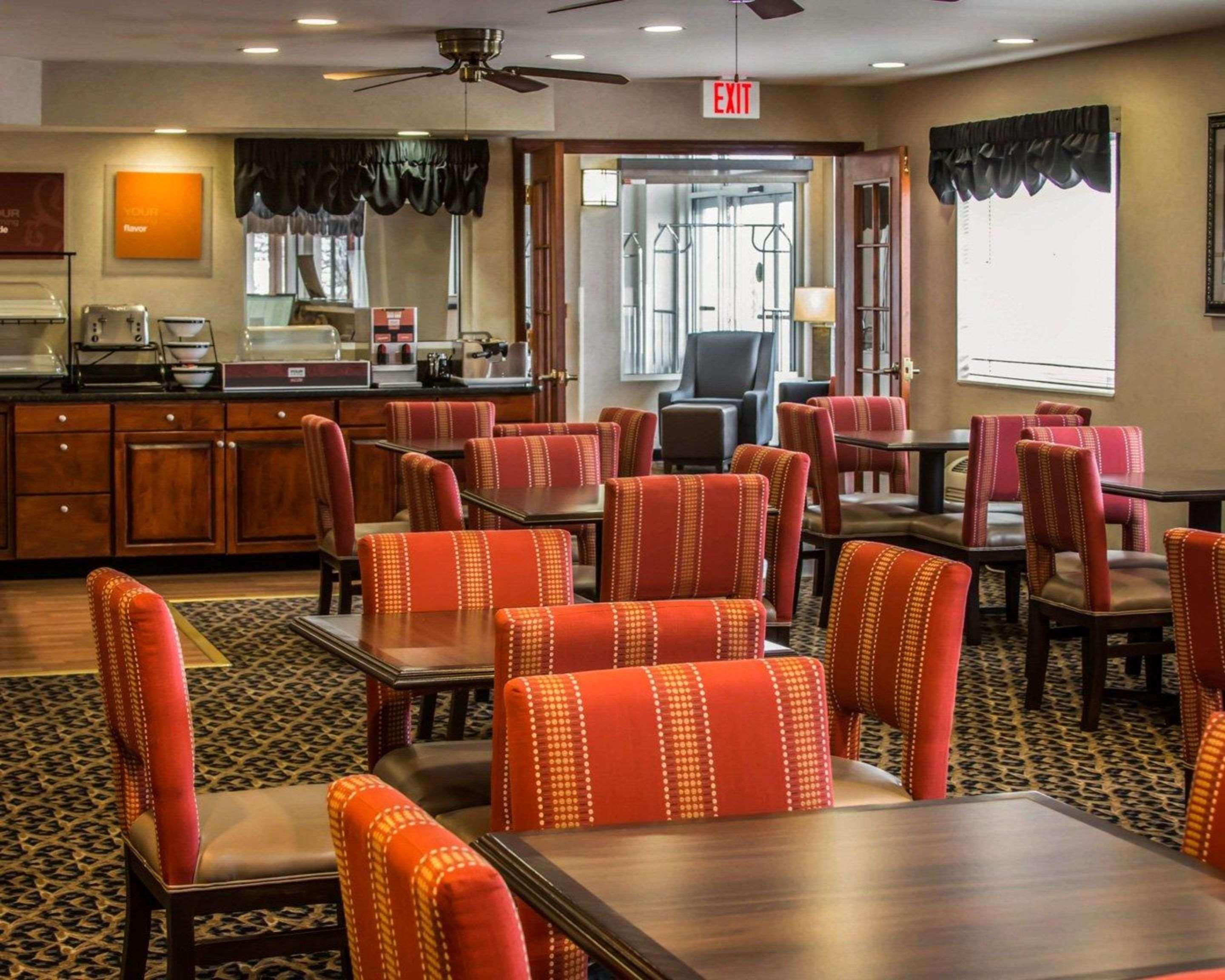 Comfort Inn & Suites Dimondale - Lansing Bagian luar foto