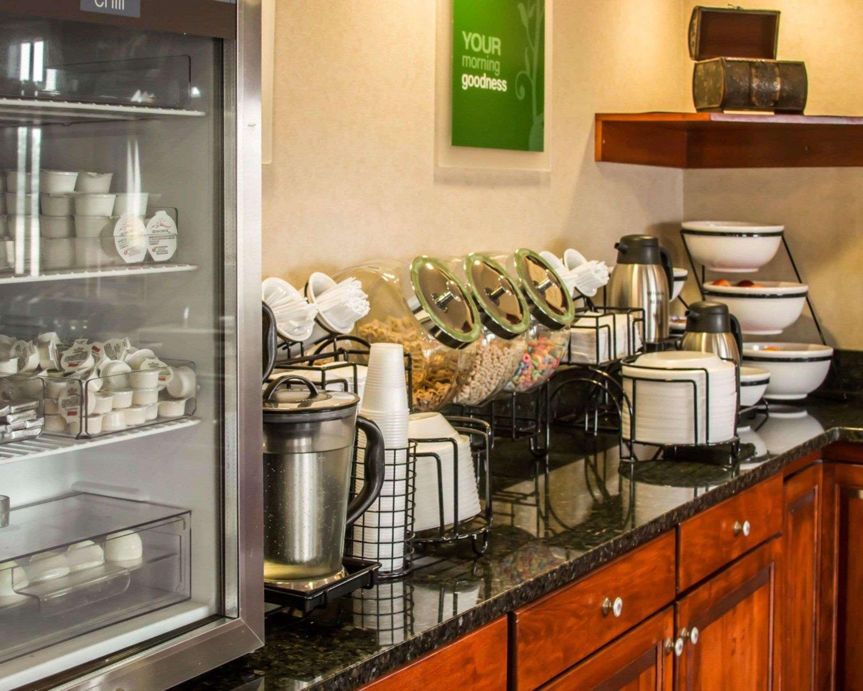 Comfort Inn & Suites Dimondale - Lansing Bagian luar foto