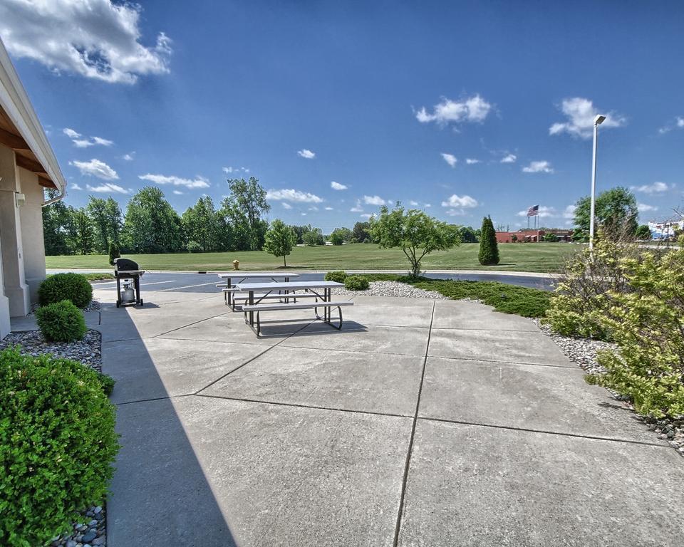 Comfort Inn & Suites Dimondale - Lansing Bagian luar foto