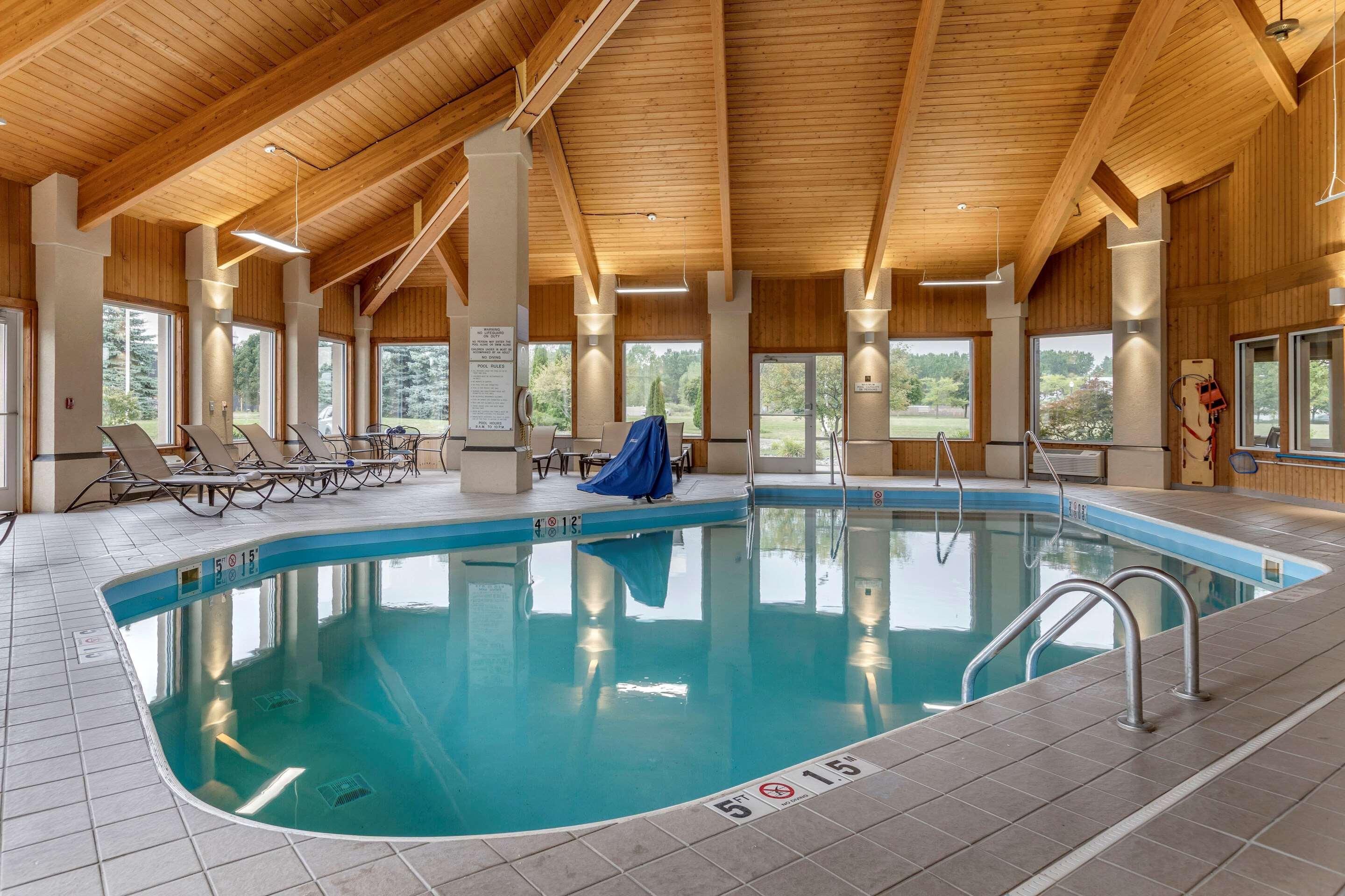 Comfort Inn & Suites Dimondale - Lansing Bagian luar foto